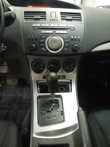 Mazda 3 2010 photo 21
