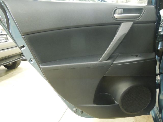 Mazda 3 2010 photo 22