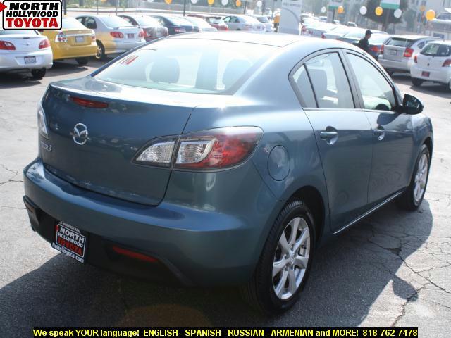 Mazda 3 2010 photo 4
