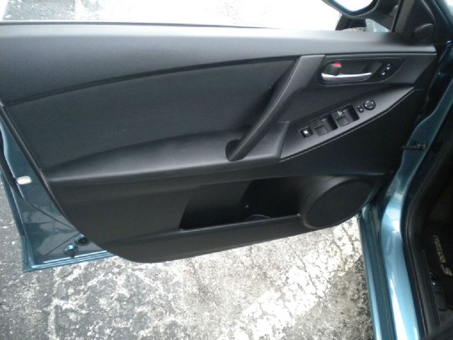 Mazda 3 2010 photo 1