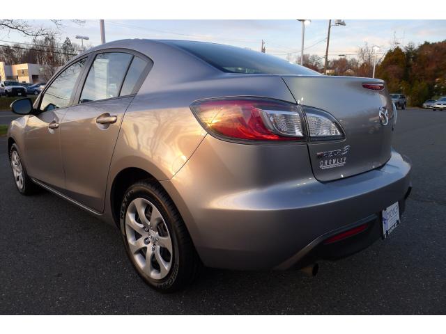 Mazda 3 2010 photo 3