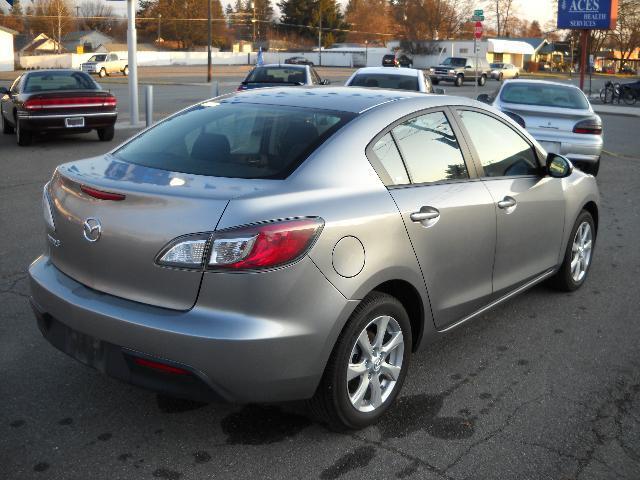 Mazda 3 2010 photo 1