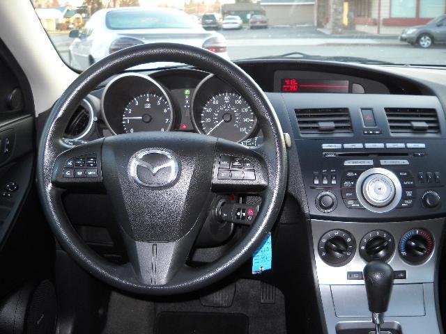 Mazda 3 2010 photo 5