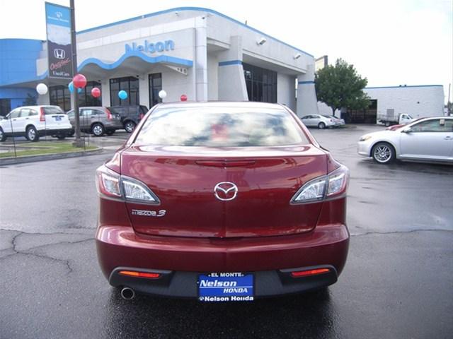 Mazda 3 2010 photo 3