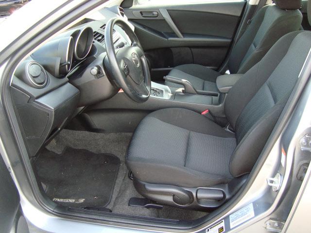 Mazda 3 2010 photo 3