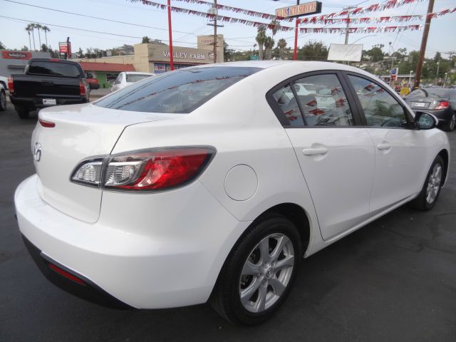 Mazda 3 2010 photo 3