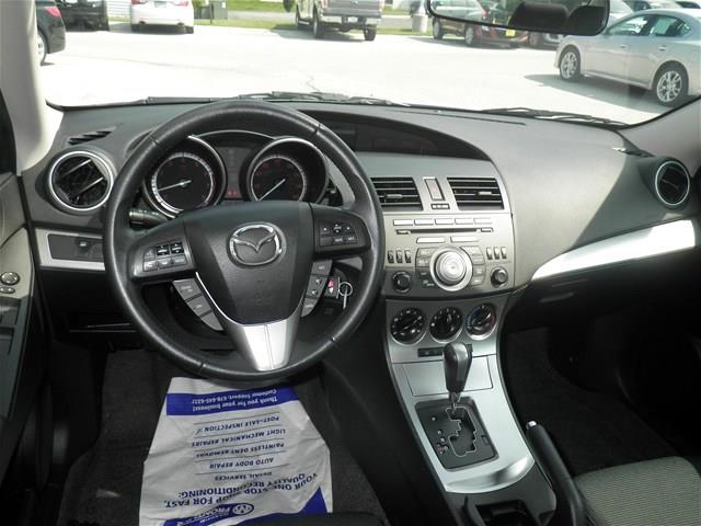 Mazda 3 2011 photo 1