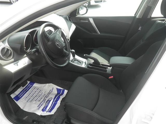 Mazda 3 2011 photo 2