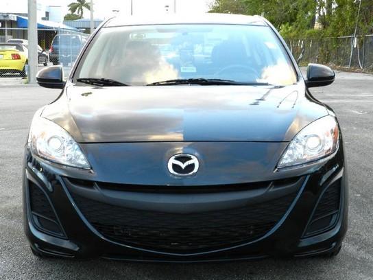 Mazda 3 2011 photo 2