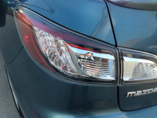 Mazda 3 2011 photo 3