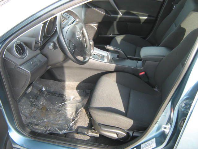 Mazda 3 2011 photo 1