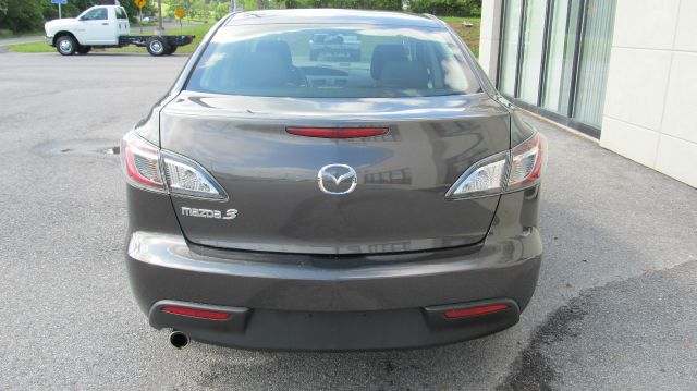 Mazda 3 2011 photo 2