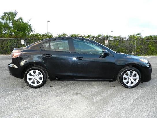 Mazda 3 2011 photo 4