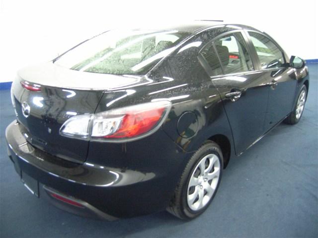 Mazda 3 2011 photo 2