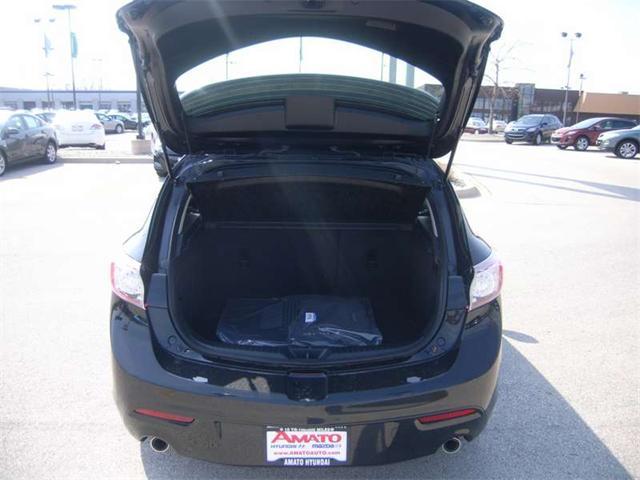 Mazda 3 2011 photo 2