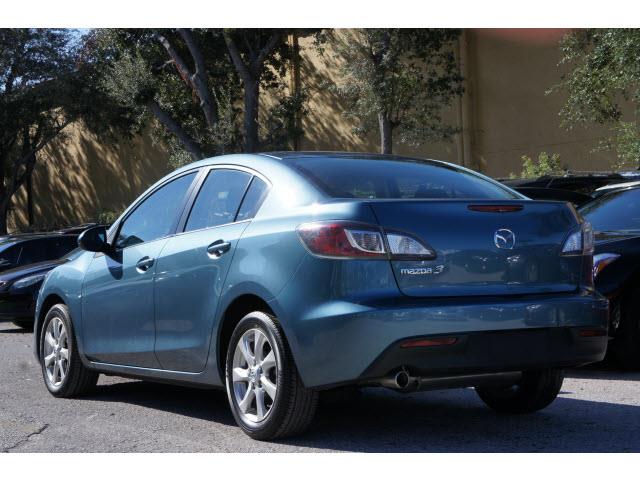 Mazda 3 2011 photo 2