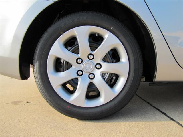 Mazda 3 2012 photo 2