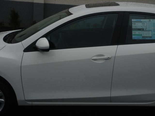 Mazda 3 2012 photo 1