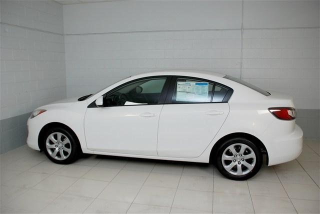 Mazda 3 2012 photo 2