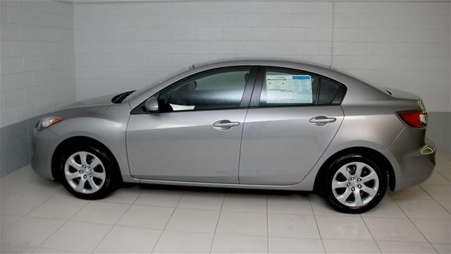 Mazda 3 2012 photo 2