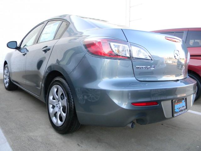 Mazda 3 2012 photo 1