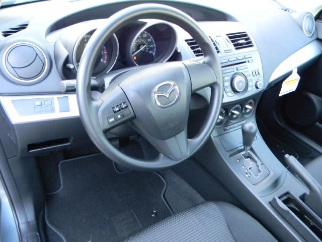Mazda 3 2012 photo 3