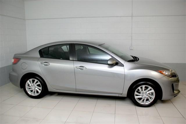 Mazda 3 2012 photo 2