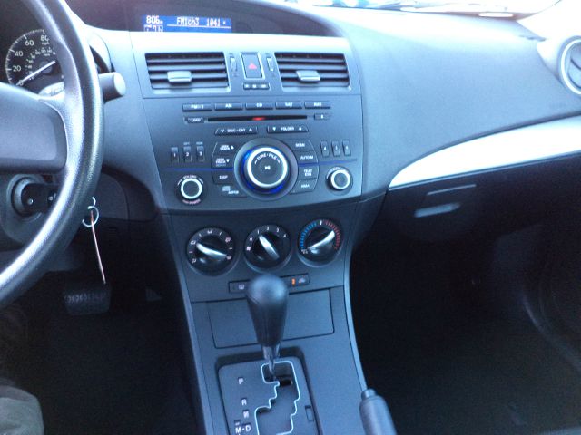 Mazda 3 2012 photo 9