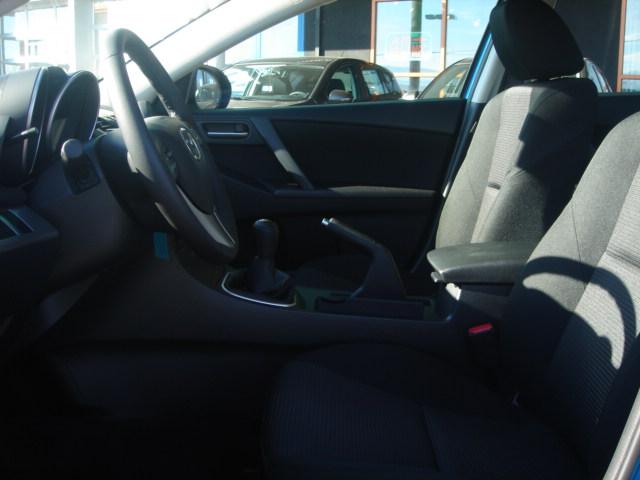 Mazda 3 2012 photo 2