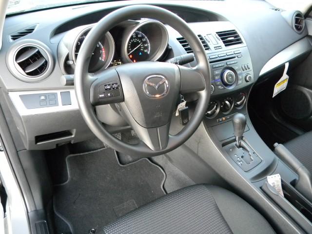 Mazda 3 2012 photo 3