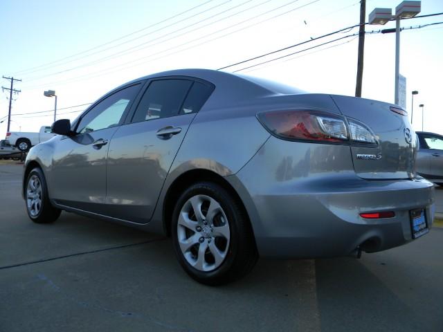 Mazda 3 2012 photo 1