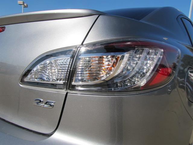 Mazda 3 2012 photo 1