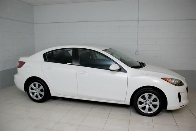 Mazda 3 2012 photo 1