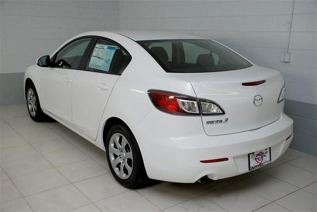 Mazda 3 2012 photo 2