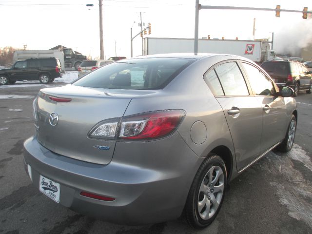Mazda 3 2013 photo 1
