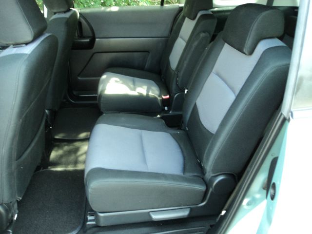 Mazda 5 2006 photo 10