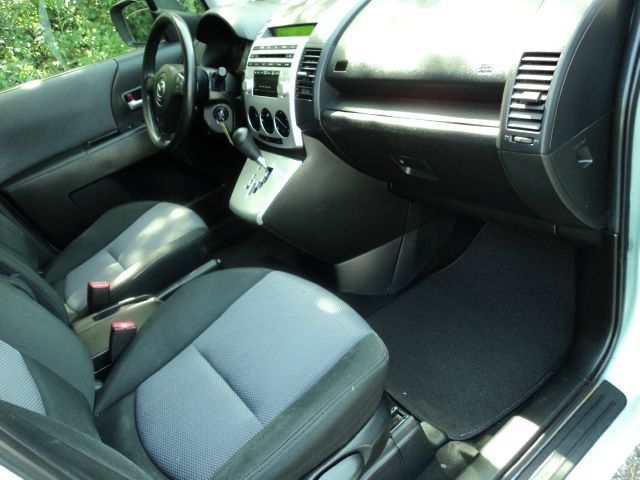 Mazda 5 2006 photo 2