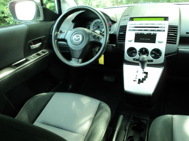 Mazda 5 2006 photo 25