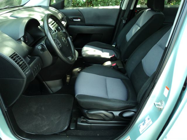 Mazda 5 2006 photo 27