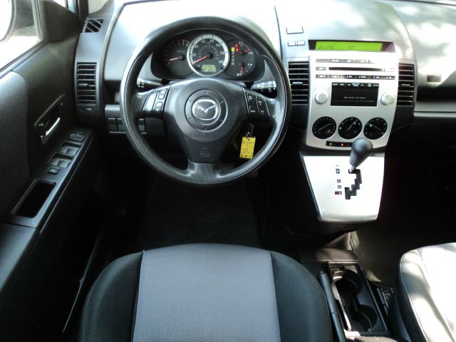 Mazda 5 2006 photo 8