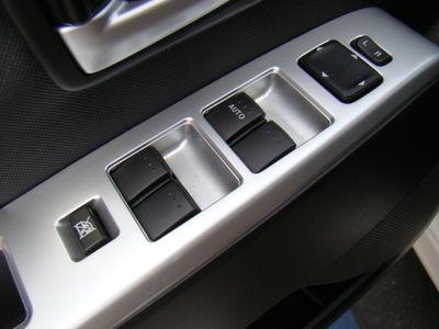 Mazda 5 2006 photo 3