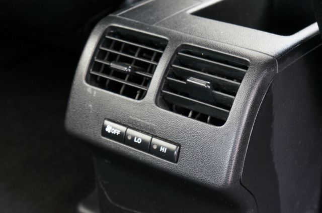 Mazda 5 2008 photo 28