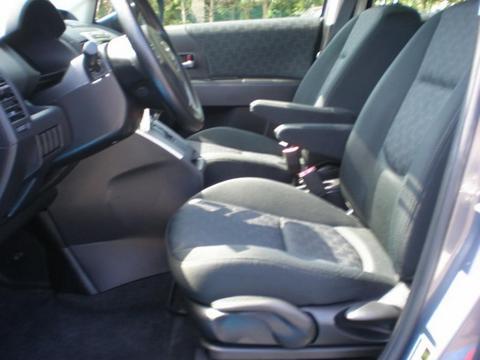 Mazda 5 2010 photo 2