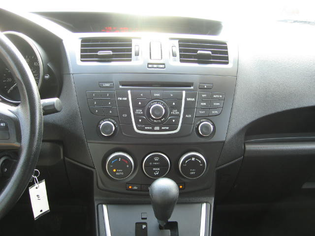 Mazda 5 2012 photo 11
