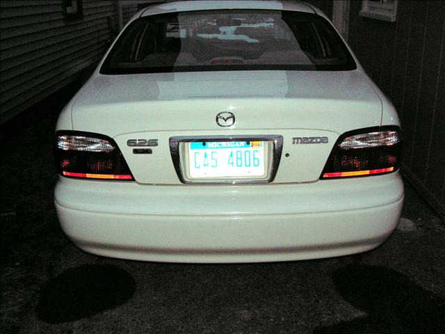 Mazda 626 2001 photo 1