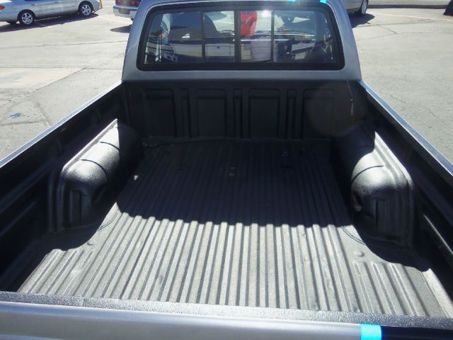 Mazda B-Series 1989 photo 1