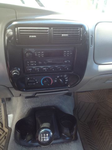 Mazda B-Series 1996 photo 3