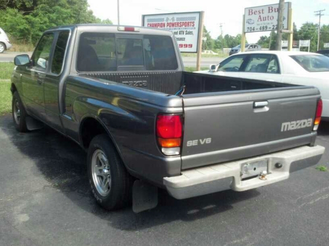 Mazda B-Series 2000 photo 12