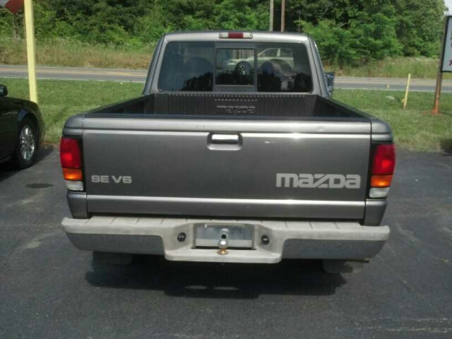 Mazda B-Series 2000 photo 2