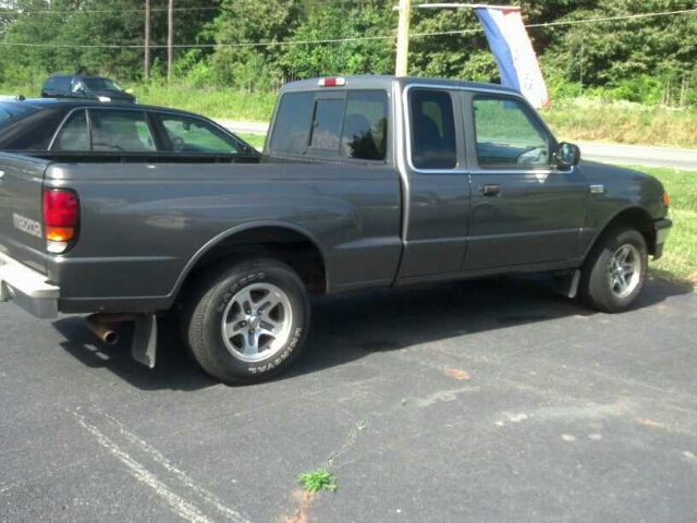 Mazda B-Series 2000 photo 6